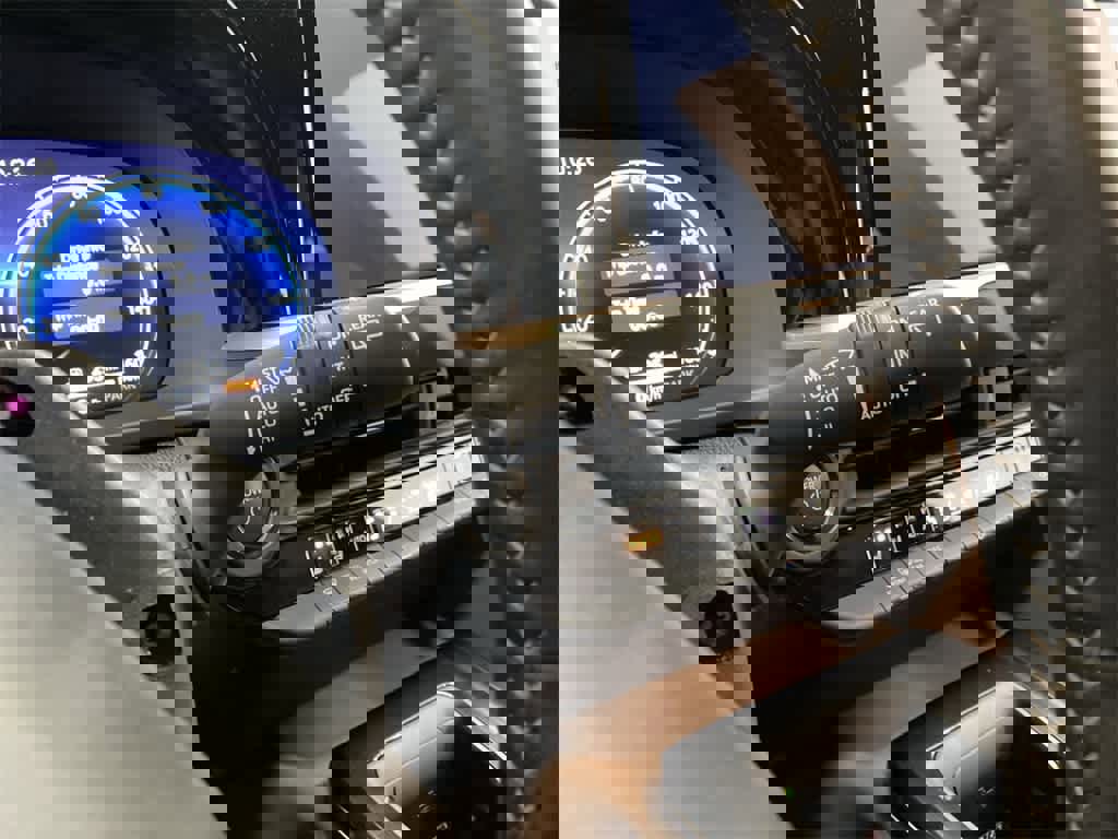 Used 2025 Toyota Crown Signia image 23