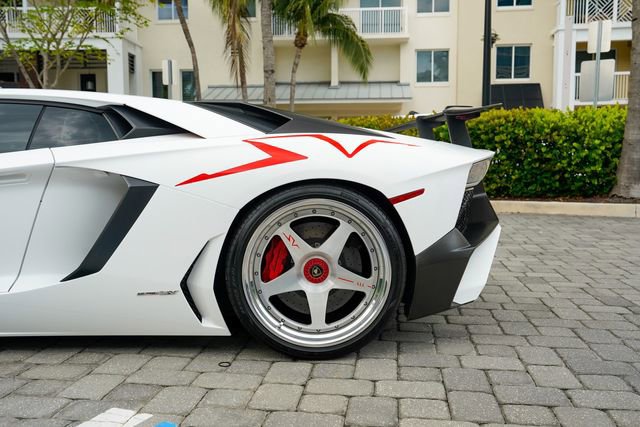 Used 2016 Lamborghini Aventador LP 750-4 Superveloce AWD/4WD image 16