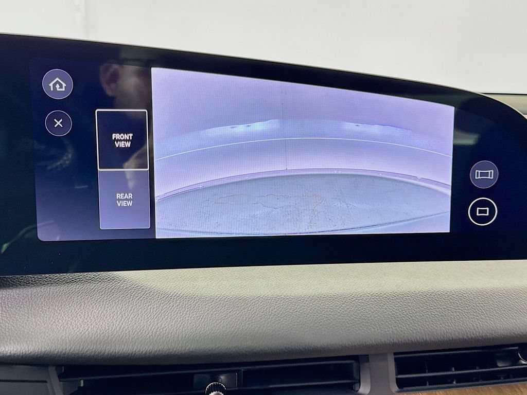 Used 2024 Lucid Air Pure RWD image 21