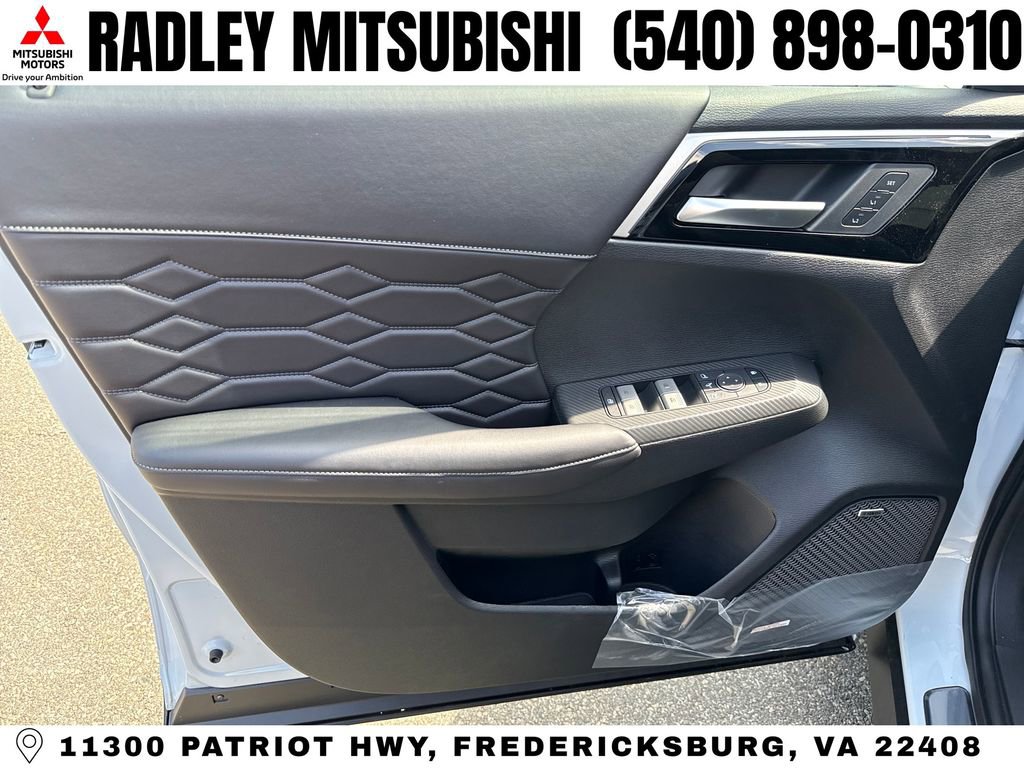 New 2026 Mitsubishi Outlander SEL image 5