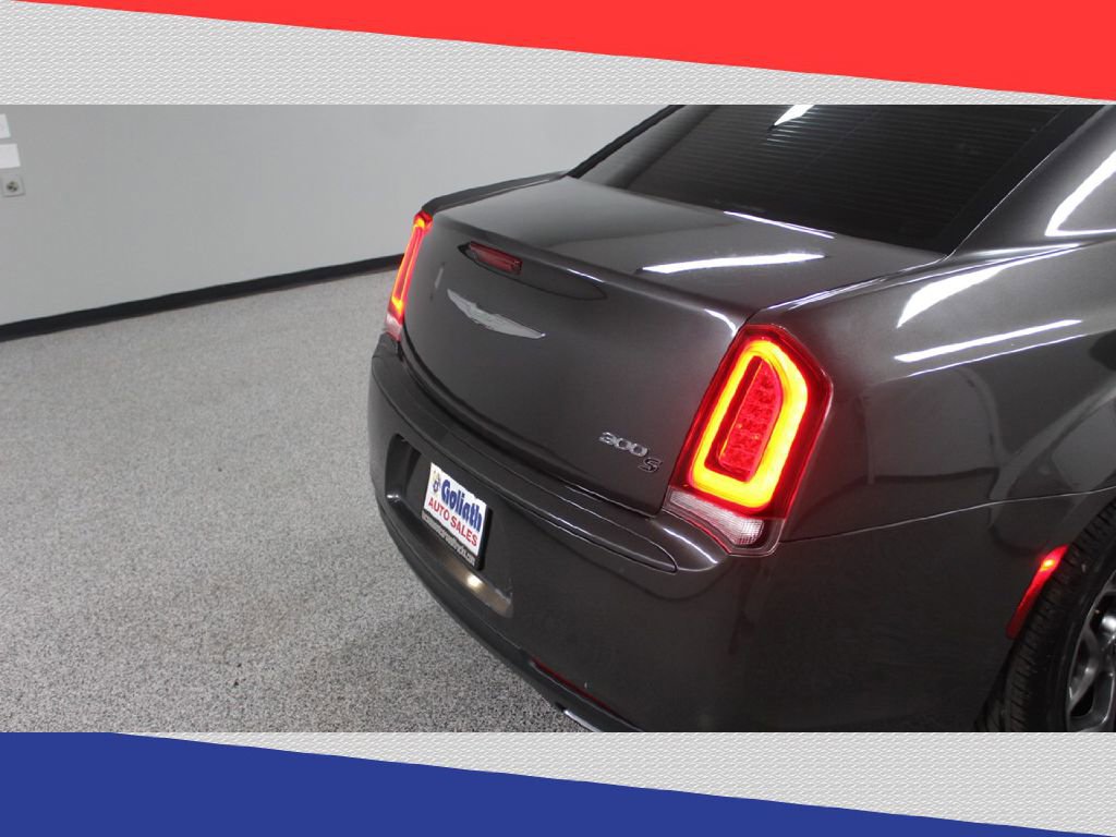 Used 2016 Chrysler 300 S image 25