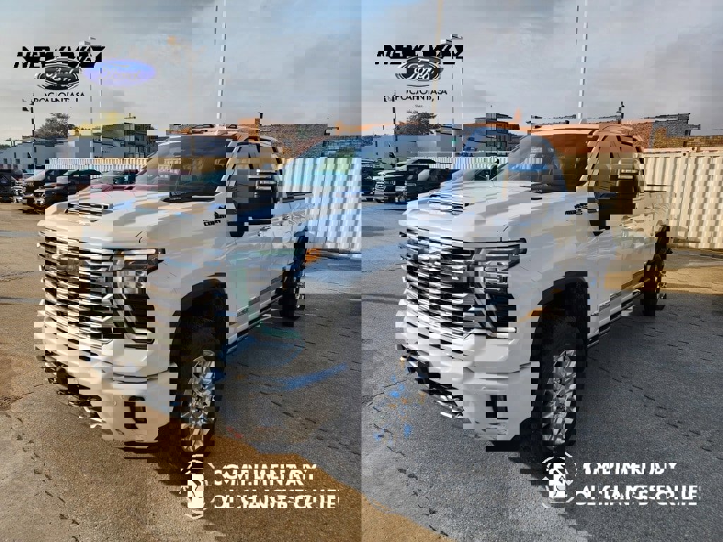 Used 2024 Chevrolet Silverado 2500 High Country w/ Technology Package image 1