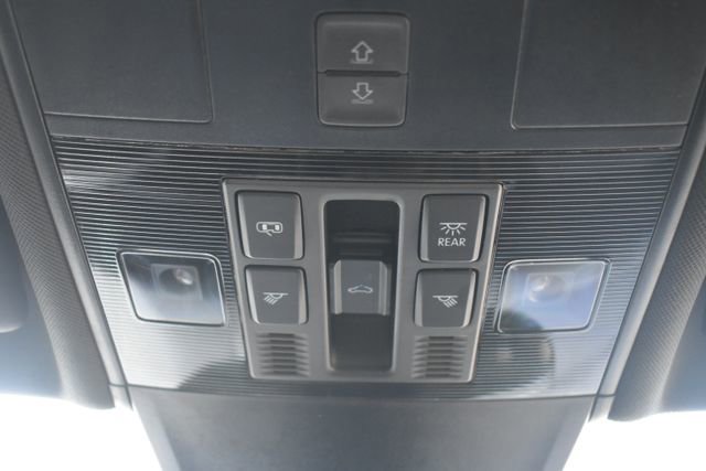 Used 2022 Volkswagen Tiguan SE R-Line image 29