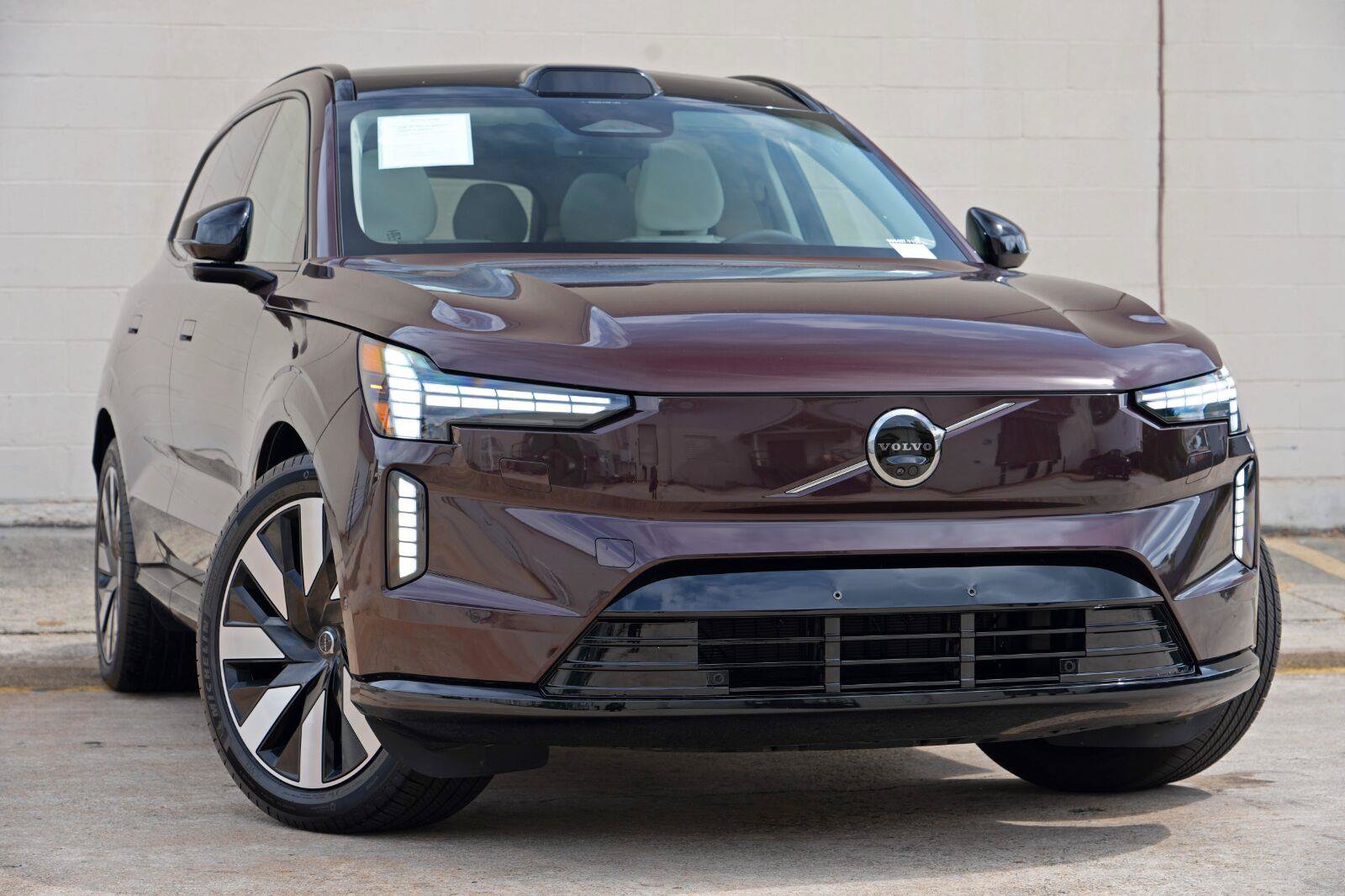 Used 2025 Volvo EX90 Ultra AWD/4WD image 2