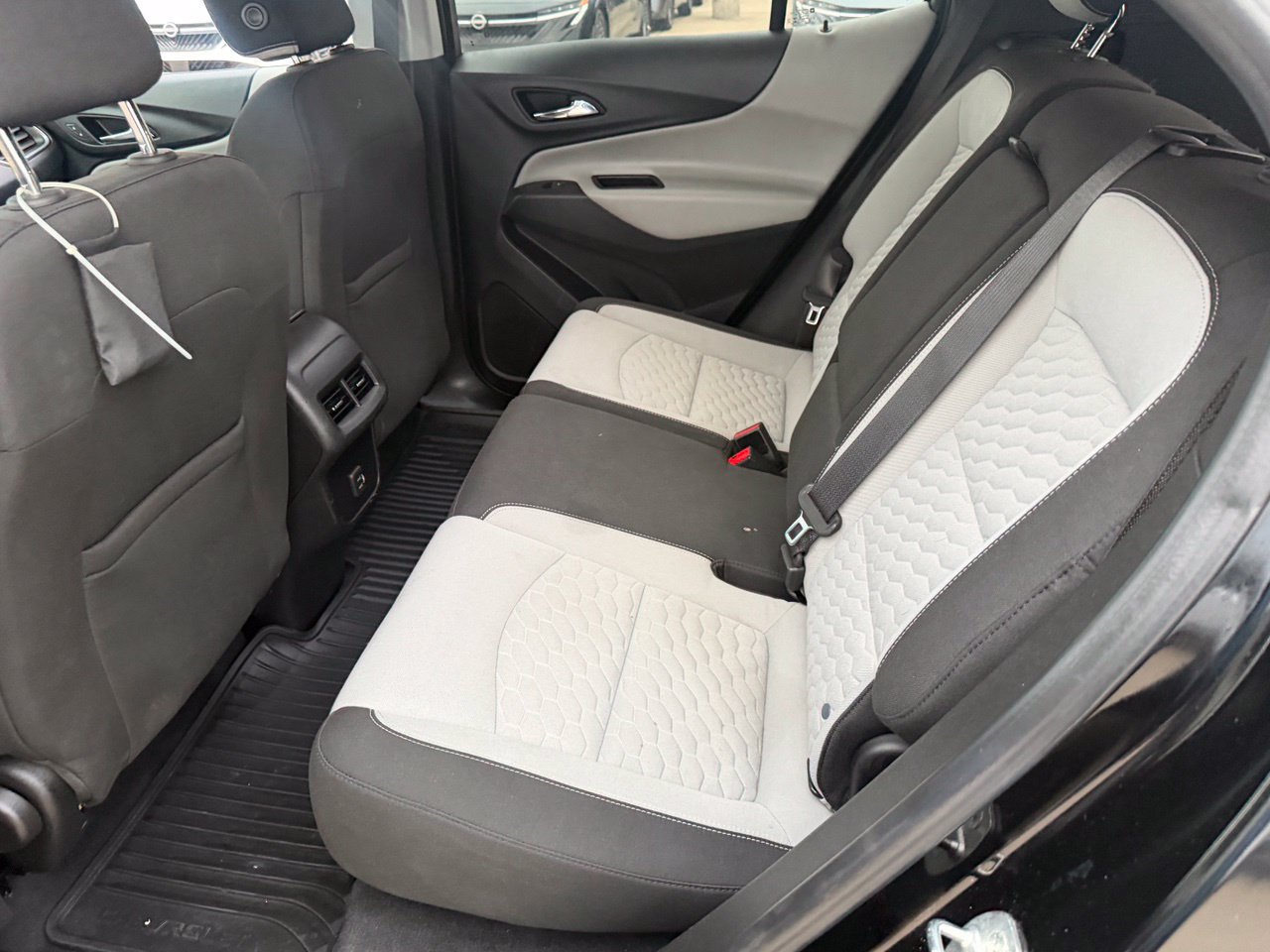 Used 2020 Chevrolet Equinox LS AWD/4WD image 32