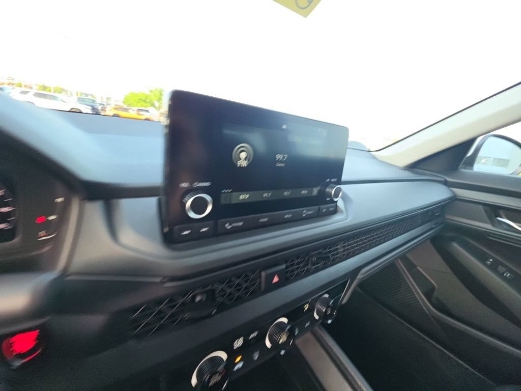 Used 2025 Honda Accord LX image 17