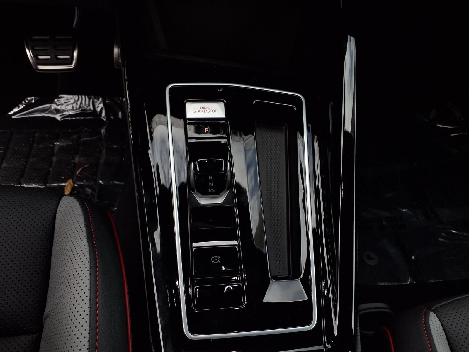 New 2026 Volkswagen GTI SE FWD image 11