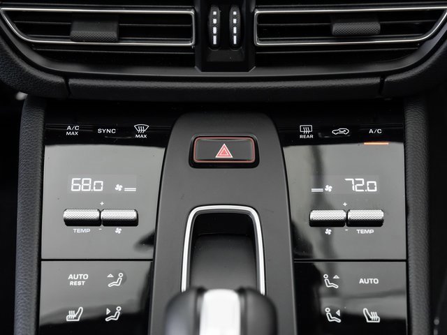 Certified 2025 Porsche Macan image 18