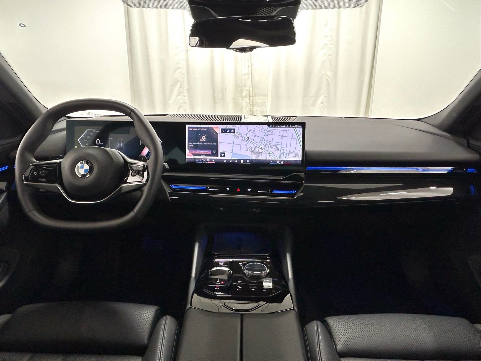 Used 2025 BMW 530i xDrive w/ Premium Package image 8