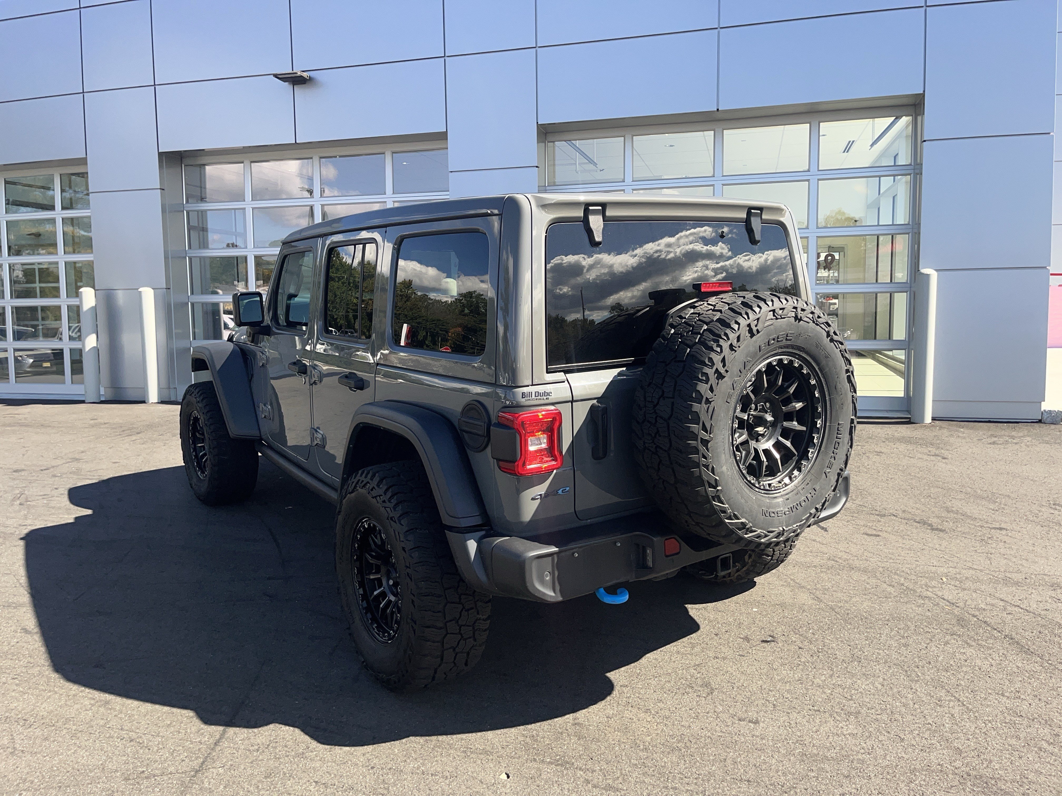 Used 2022 Jeep Wrangler Unlimited Rubicon 4xe w/ Cold Weather Group AWD/4WD image 4