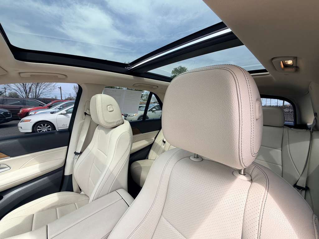 Used 2020 Mercedes-Benz GLE 350 4MATIC image 22