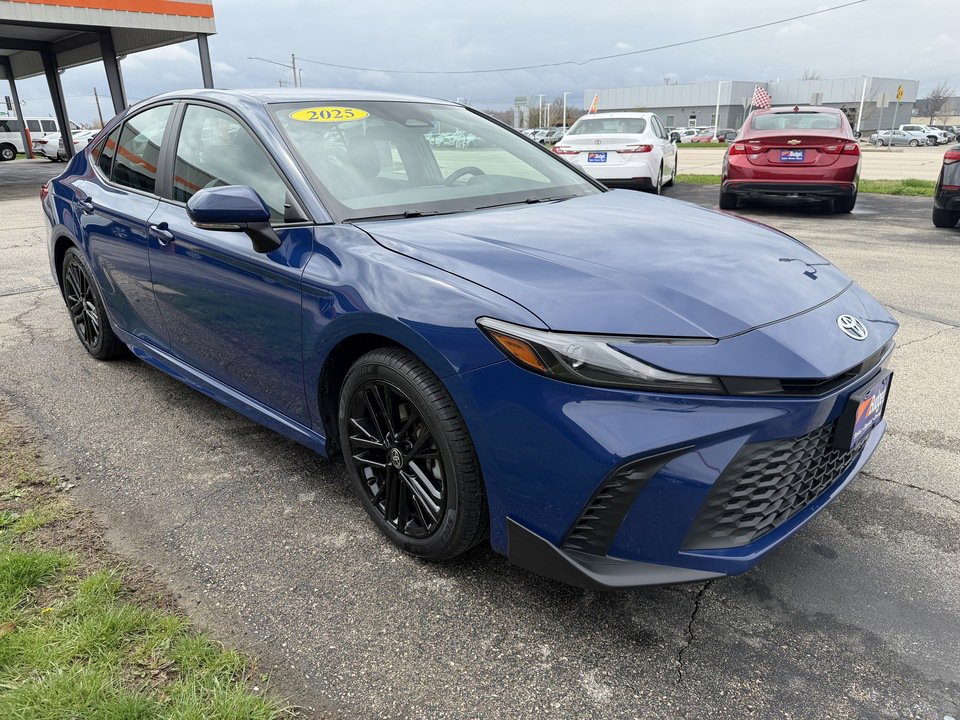 Used 2025 Toyota Camry SE AWD/4WD image 7