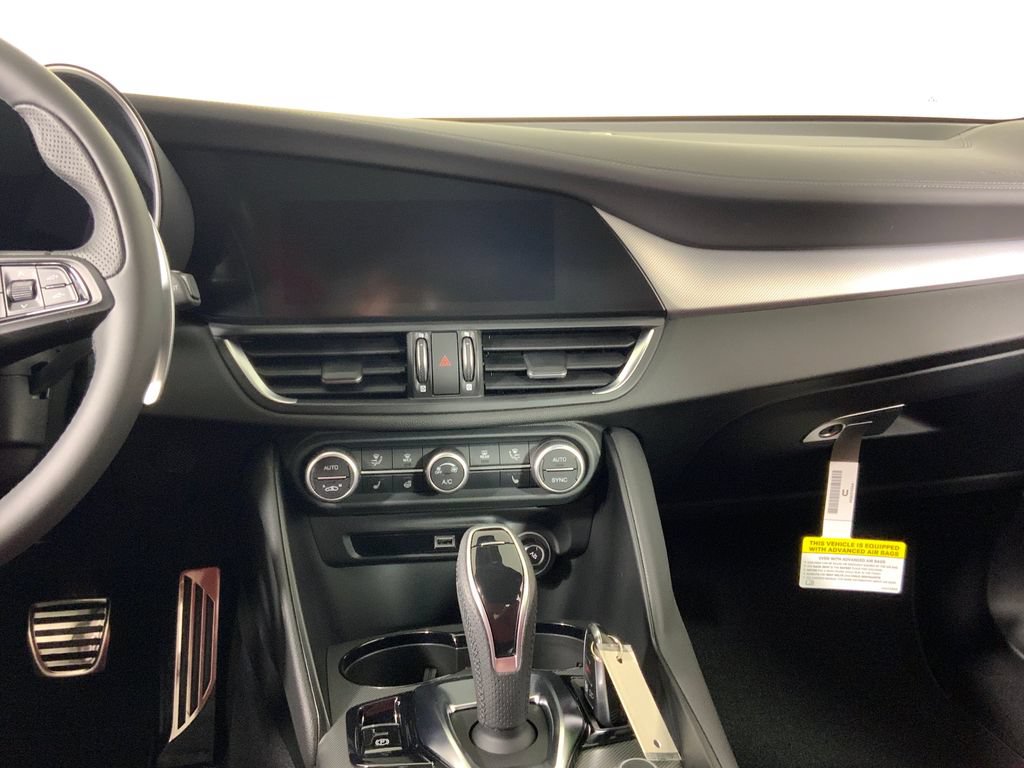 New 2026 Alfa Romeo Giulia AWD image 27