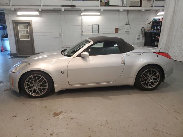 Used 2006 Nissan 350Z Touring image 36