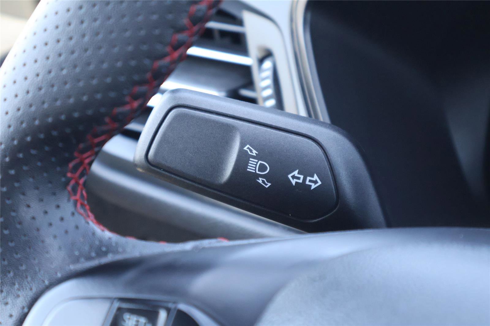 Used 2024 Ford Escape ST-Line w/ Equipment Group 301A image 17