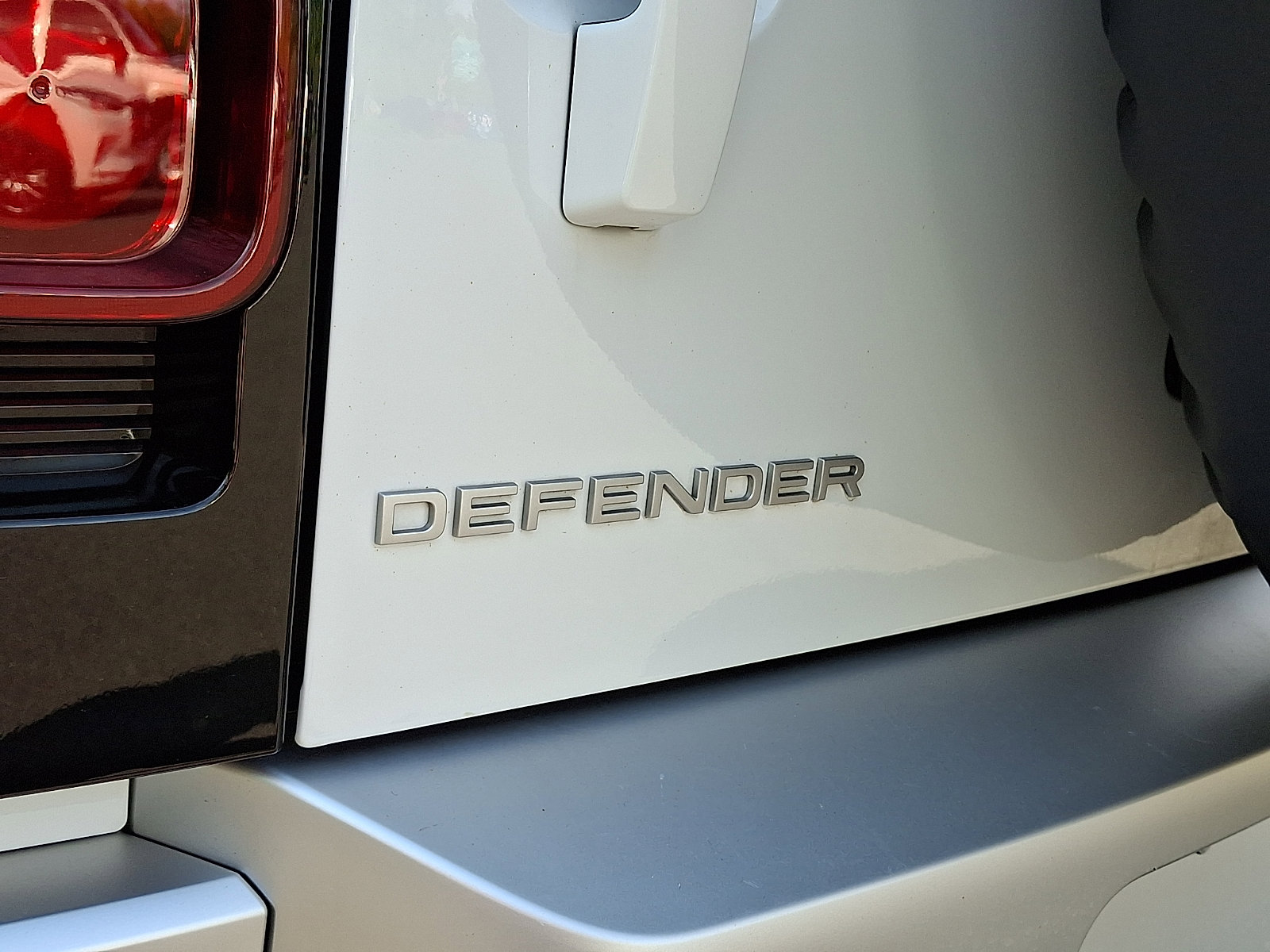 Used 2025 Land Rover Defender 130 S AWD/4WD image 31