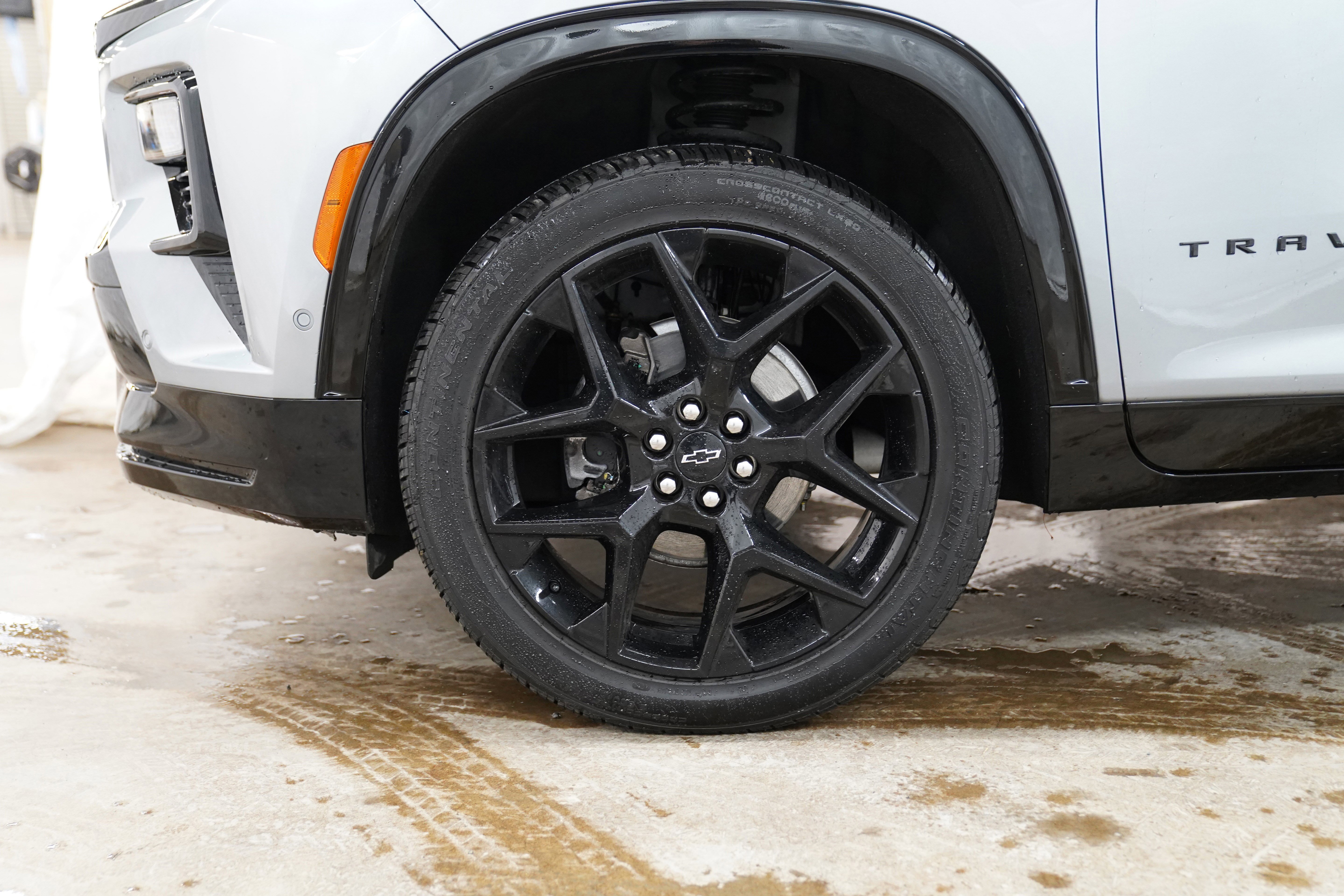 Used 2025 Chevrolet Traverse RS image 17