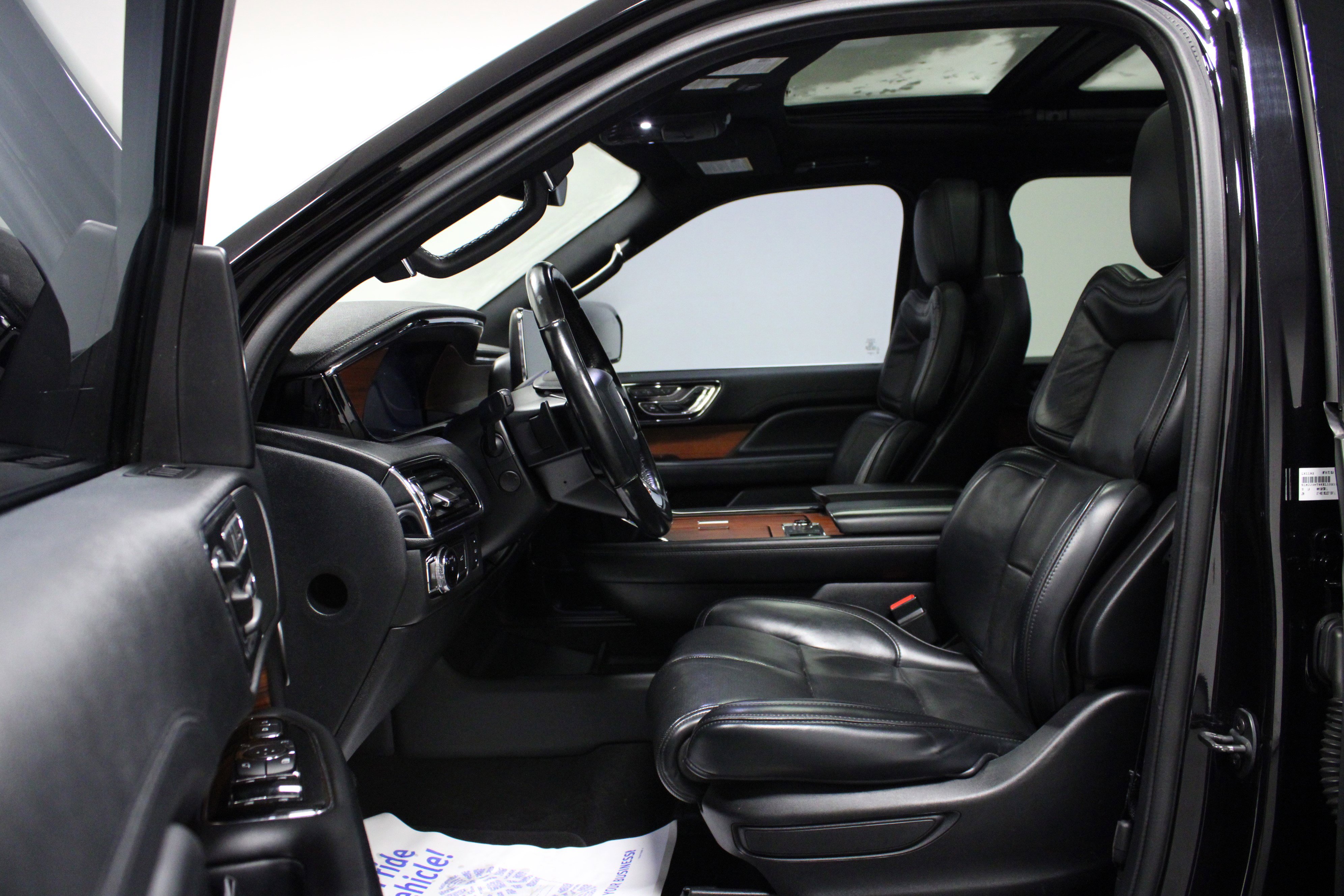 Used 2019 Lincoln Navigator L Select w/ Technology Package image 12