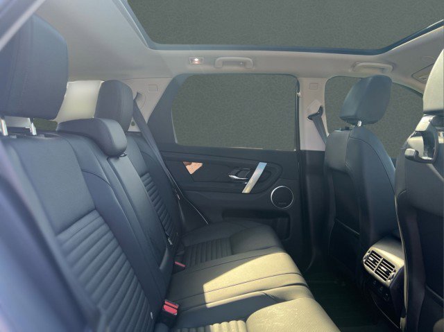 Used 2025 Land Rover Discovery Sport S image 19