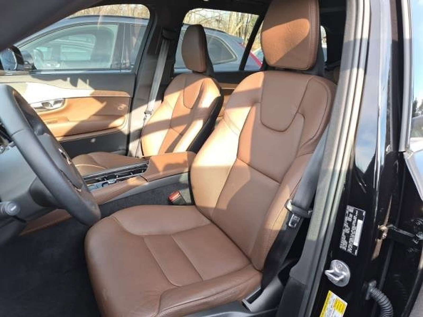 Certified 2023 Volvo XC90 B6 Plus w/ Protection Package Premier image 7