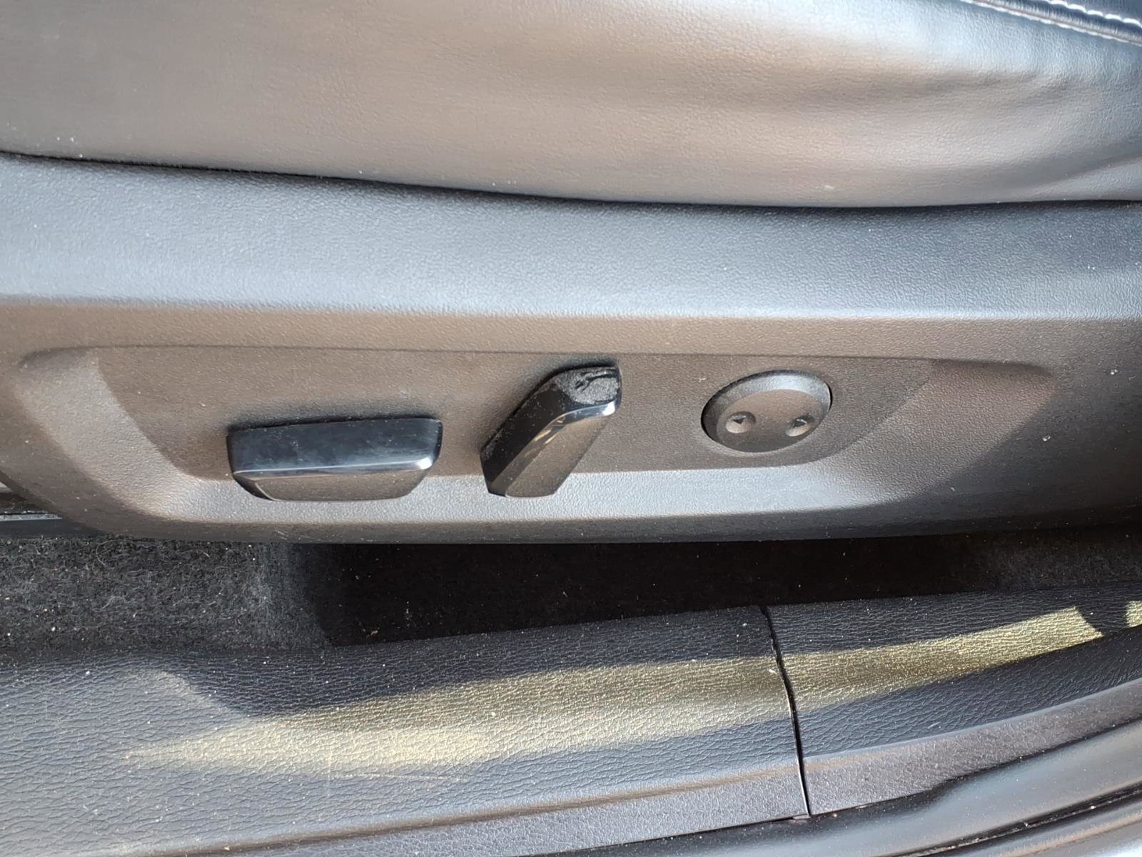 Used 2024 Mitsubishi Outlander SE image 5