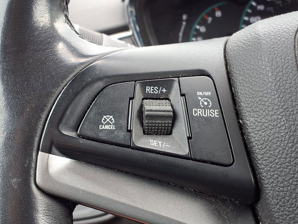 Used 2019 Chevrolet Trax LT w/ Driver Confidence Package FWD image 28