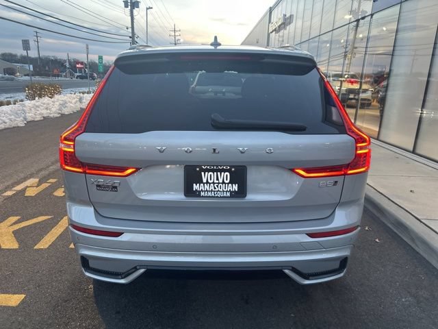 Certified 2025 Volvo XC60 B5 Plus AWD/4WD image 4