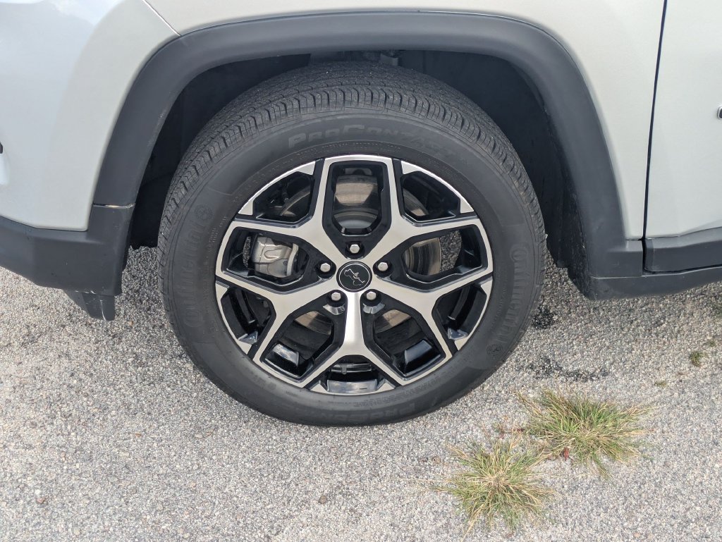 Used 2025 Jeep Compass Limited AWD/4WD image 10