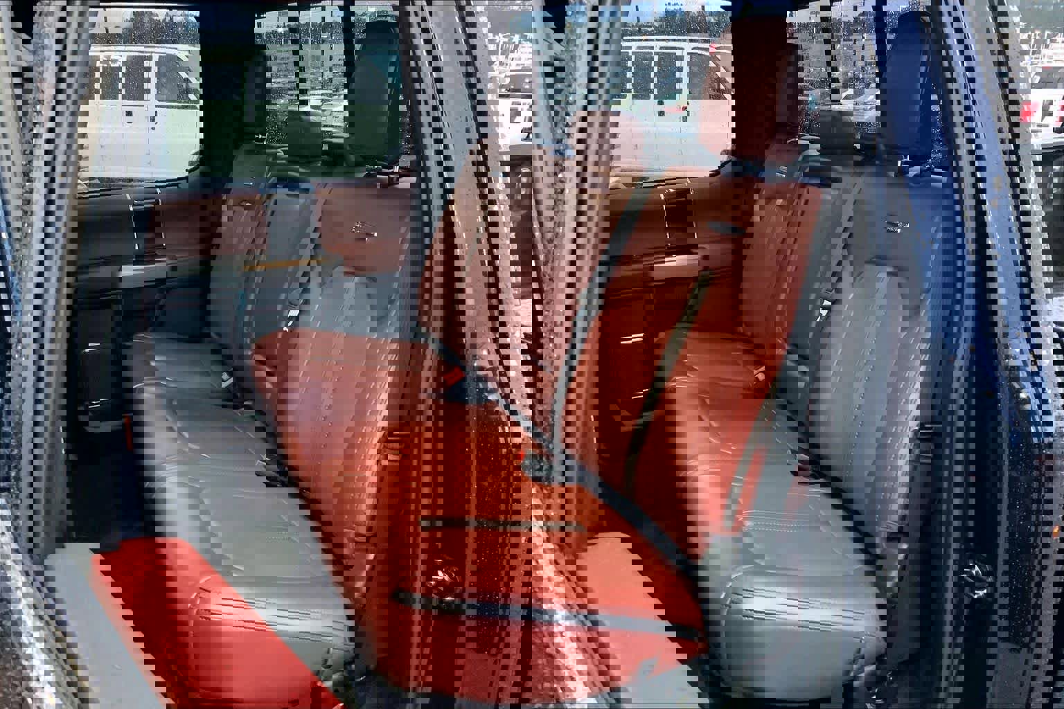 Used 2022 Ford F450 Platinum w/ FX4 Off-Road Package image 19