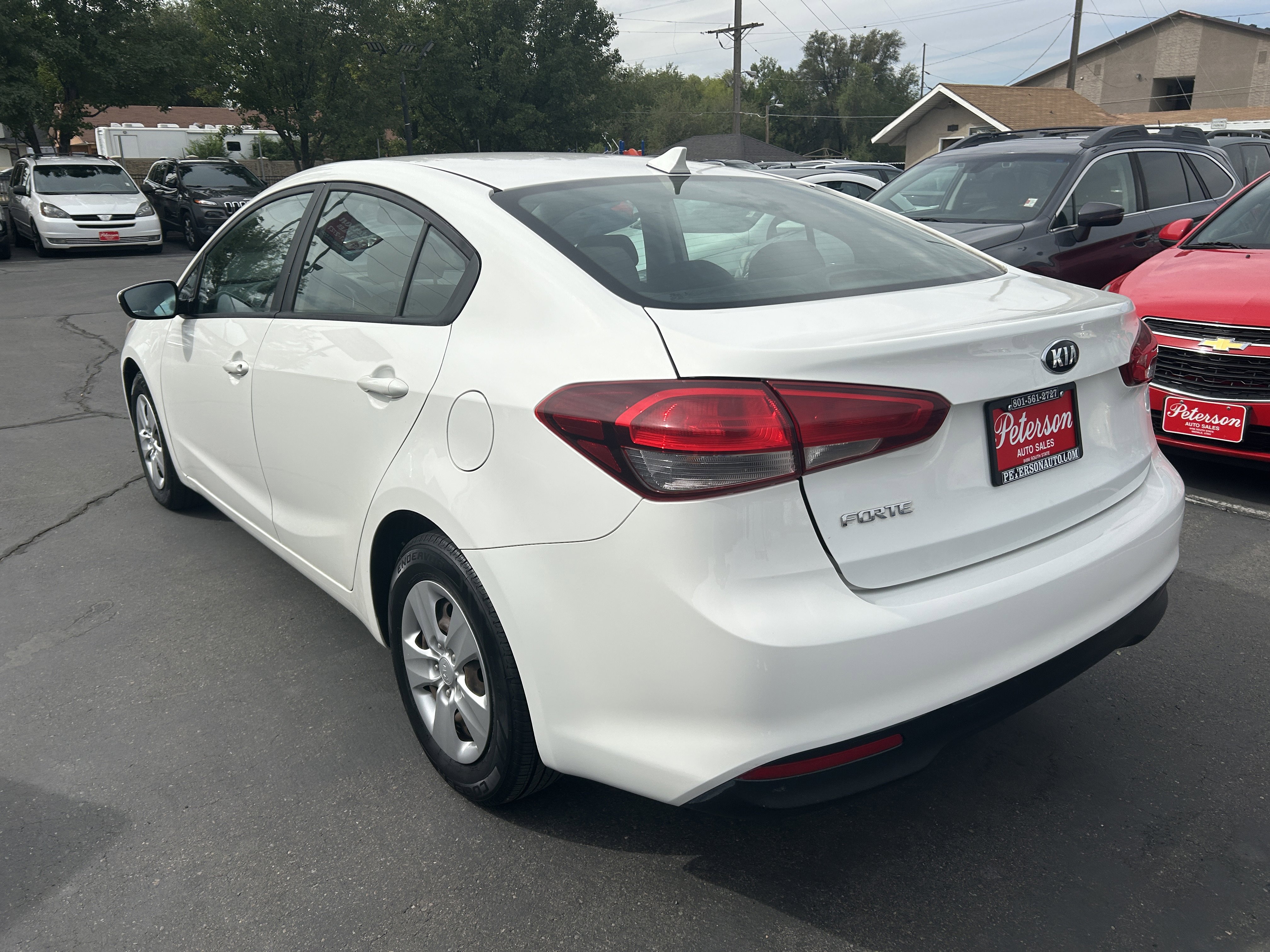 Used 2017 Kia Forte LX image 3