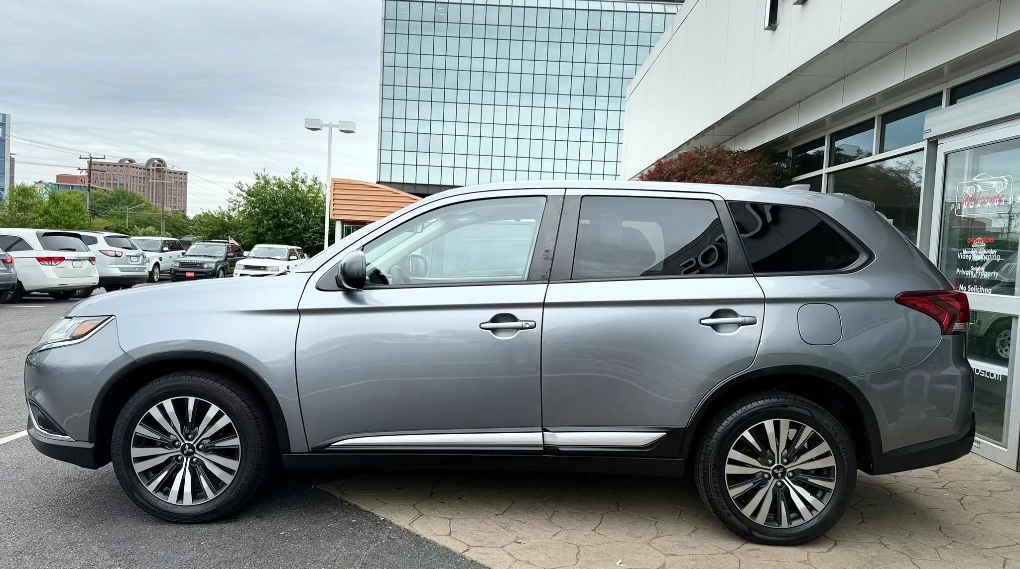 Used 2020 Mitsubishi Outlander ES AWD/4WD image 4