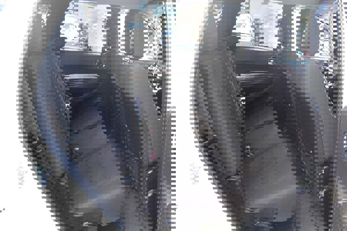 Used 2018 Dodge Durango SXT w/ 3rd Row Seating Group AWD/4WD image 24