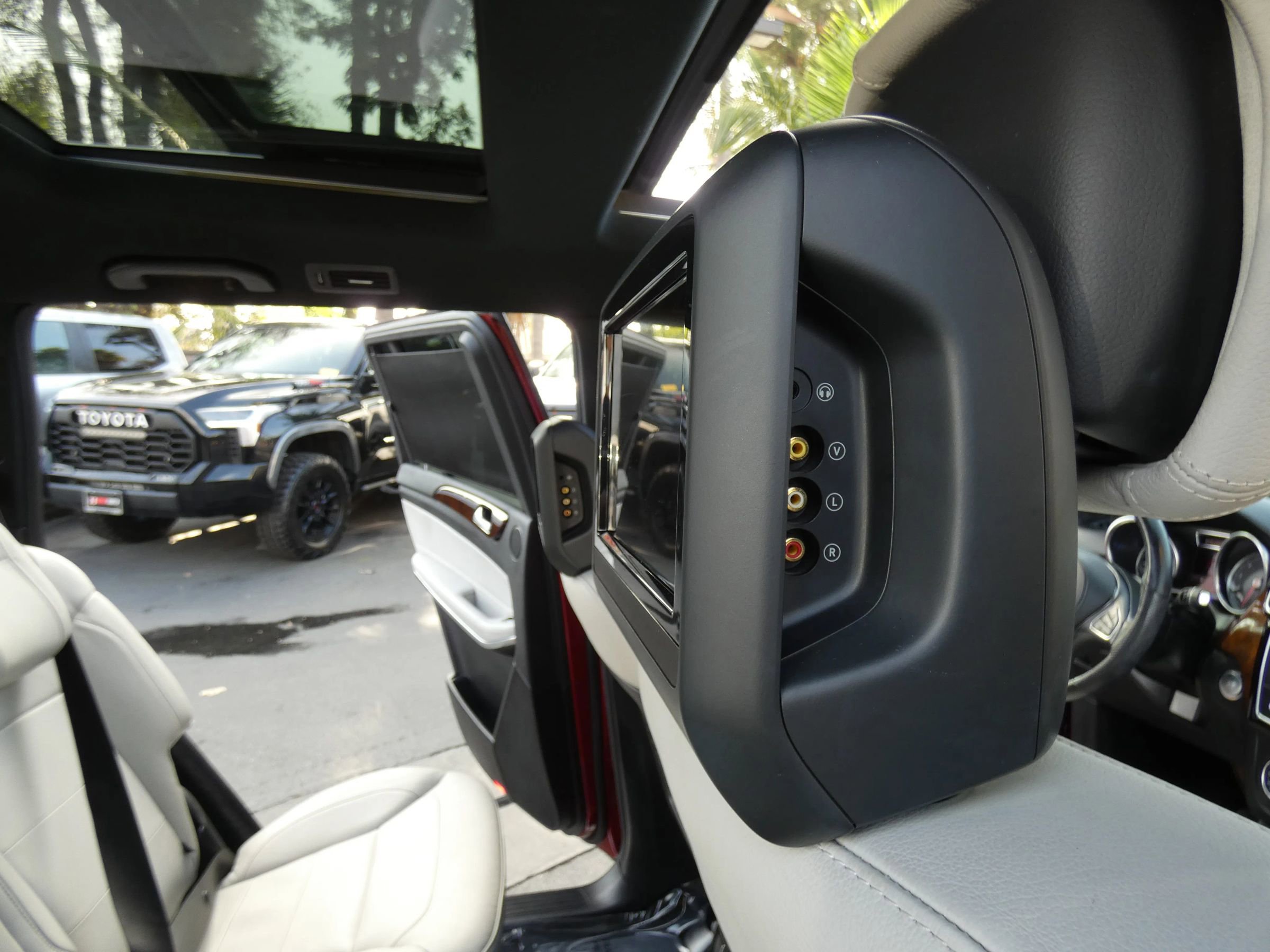 Used 2019 Mercedes-Benz GLS 550 4MATIC image 49