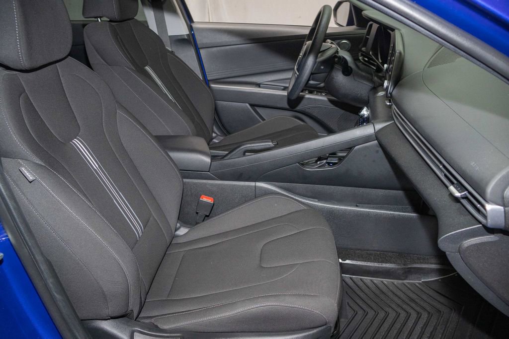 Used 2023 Hyundai Elantra SEL w/ Preferred Accessory Package image 15