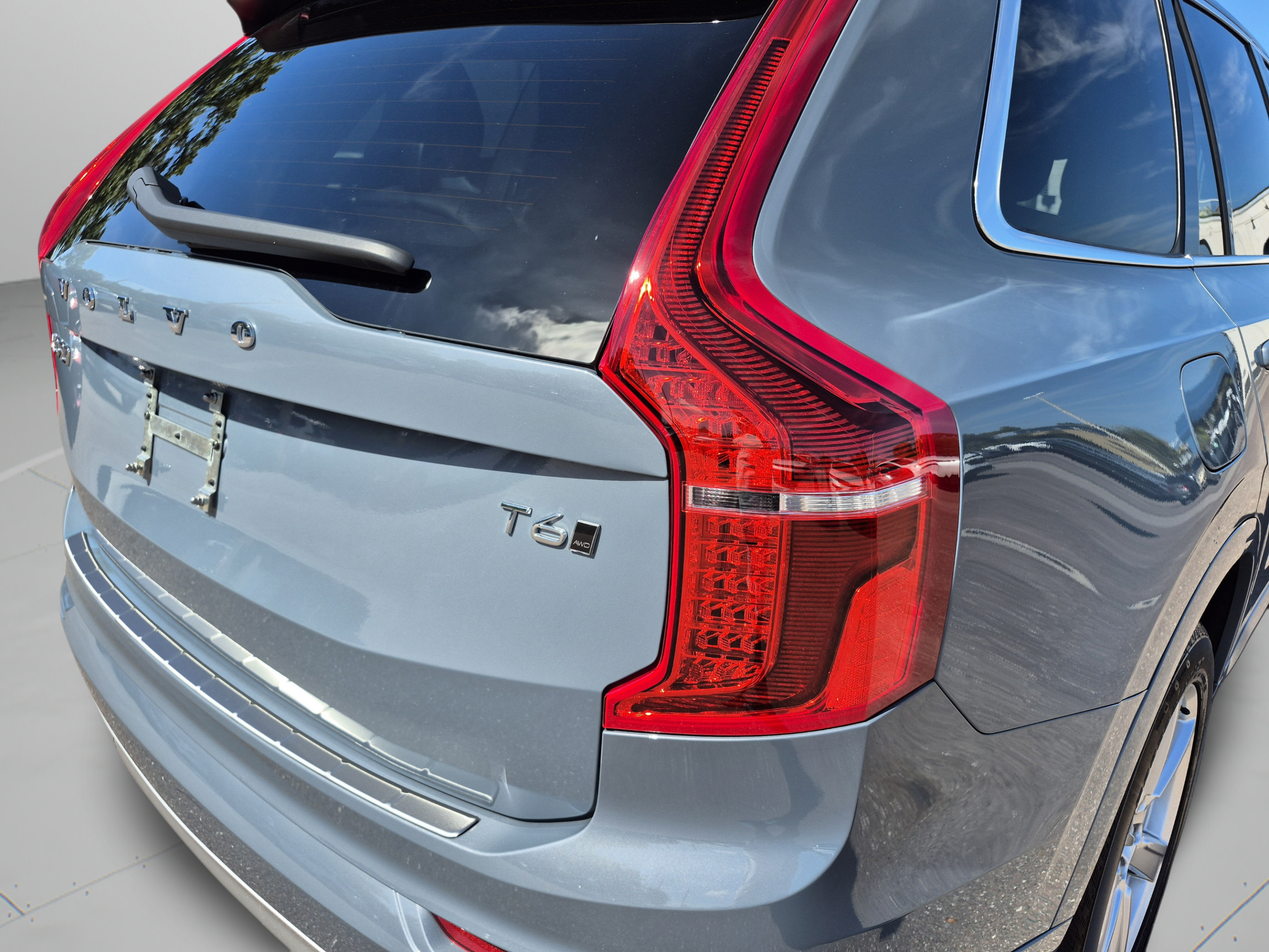 Used 2021 Volvo XC90 T6 Momentum w/ Climate Package AWD/4WD image 34