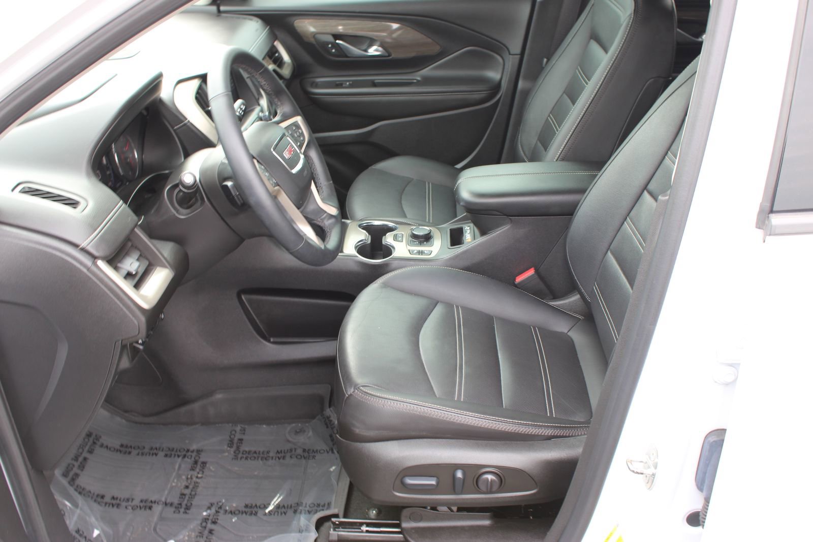 Used 2023 GMC Terrain Denali w/ Denali Premium Package AWD/4WD image 11