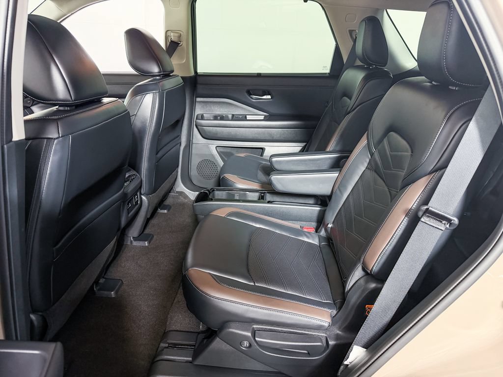 Certified 2023 Nissan Pathfinder Platinum AWD/4WD image 41