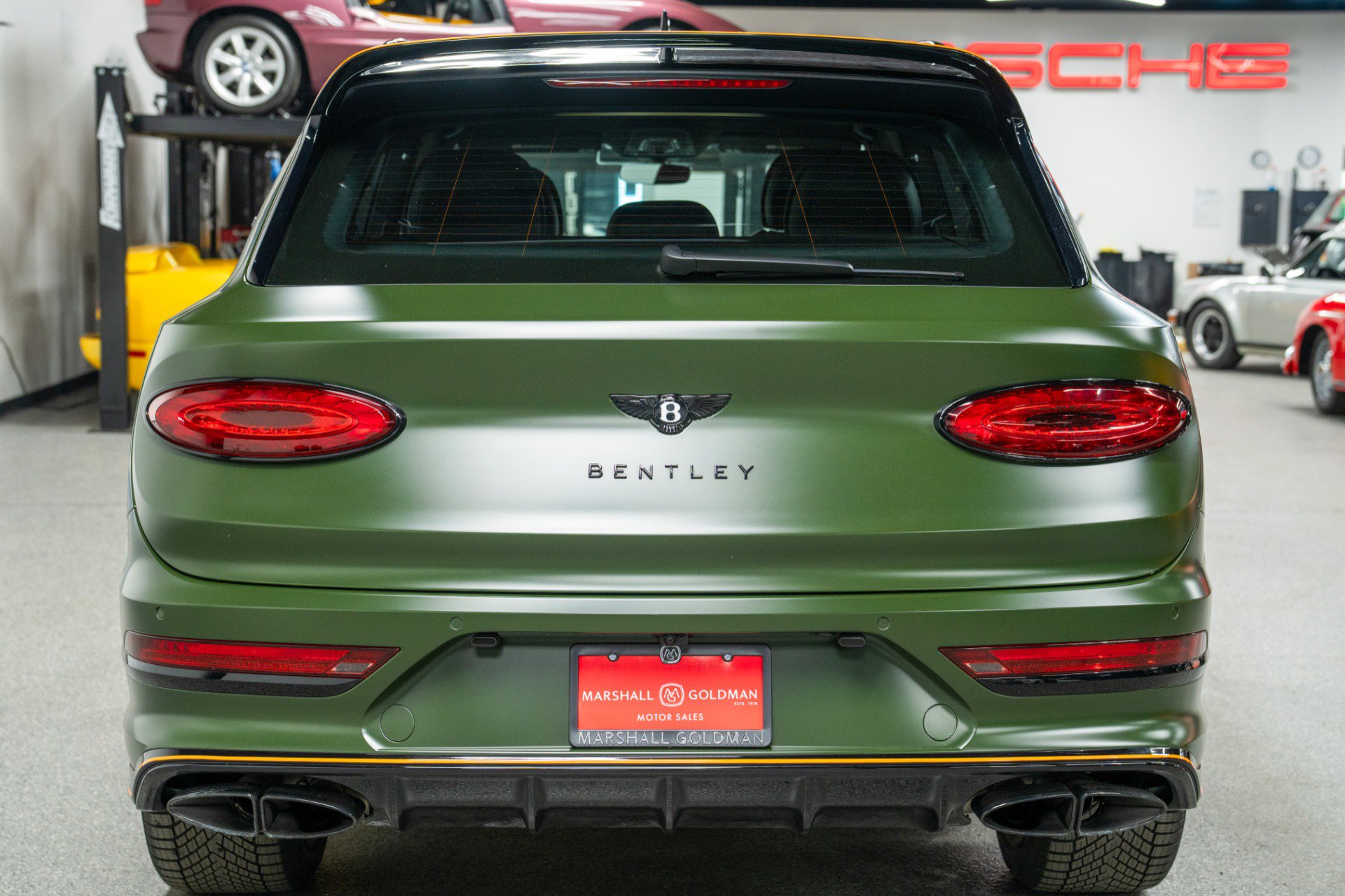 Used 2025 Bentley Bentayga image 7