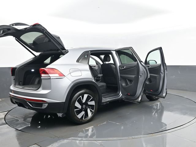 Used 2024 Volkswagen Atlas Cross Sport SE image 30