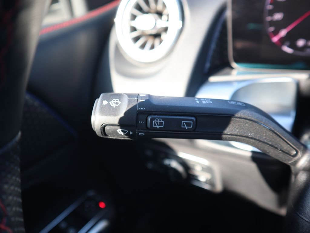 Certified 2025 Mercedes-Benz GLB 250 GLB 250 image 21