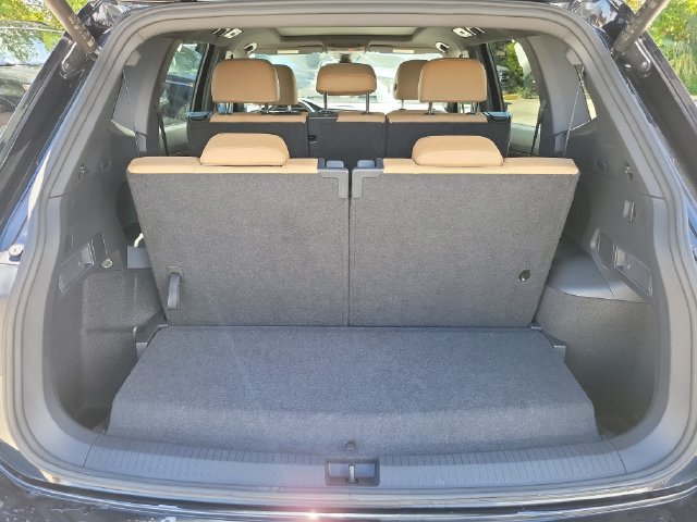 Used 2024 Volkswagen Tiguan SE FWD image 9