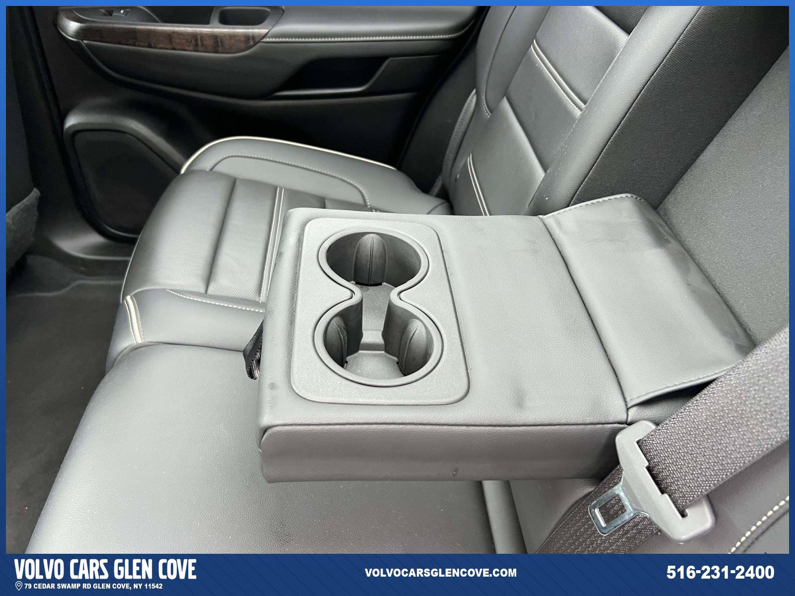 Used 2022 GMC Acadia Denali AWD/4WD image 11