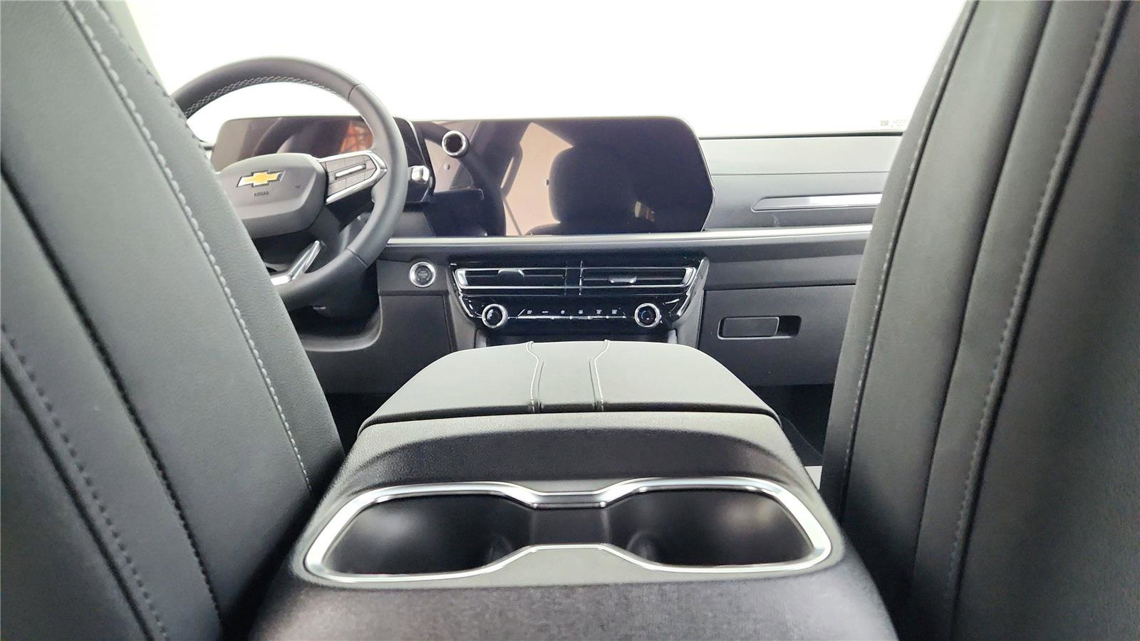 New 2026 Chevrolet Traverse LT image 28