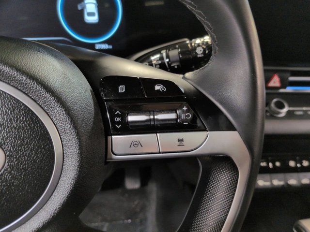 Used 2025 Hyundai Elantra SEL FWD image 23