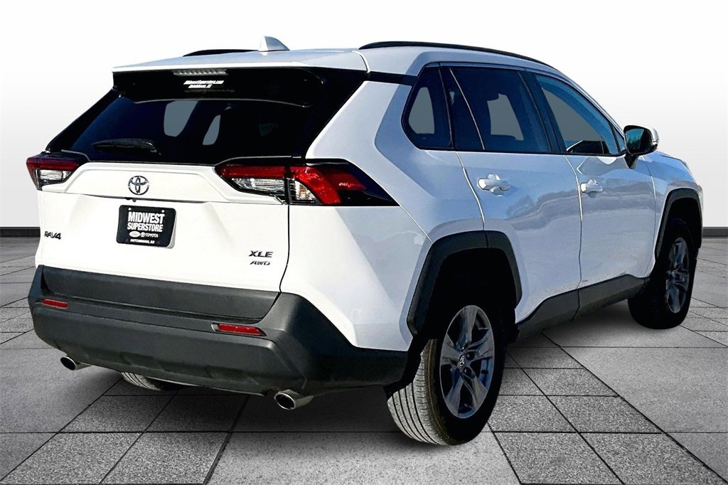 Used 2022 Toyota RAV4 XLE image 11