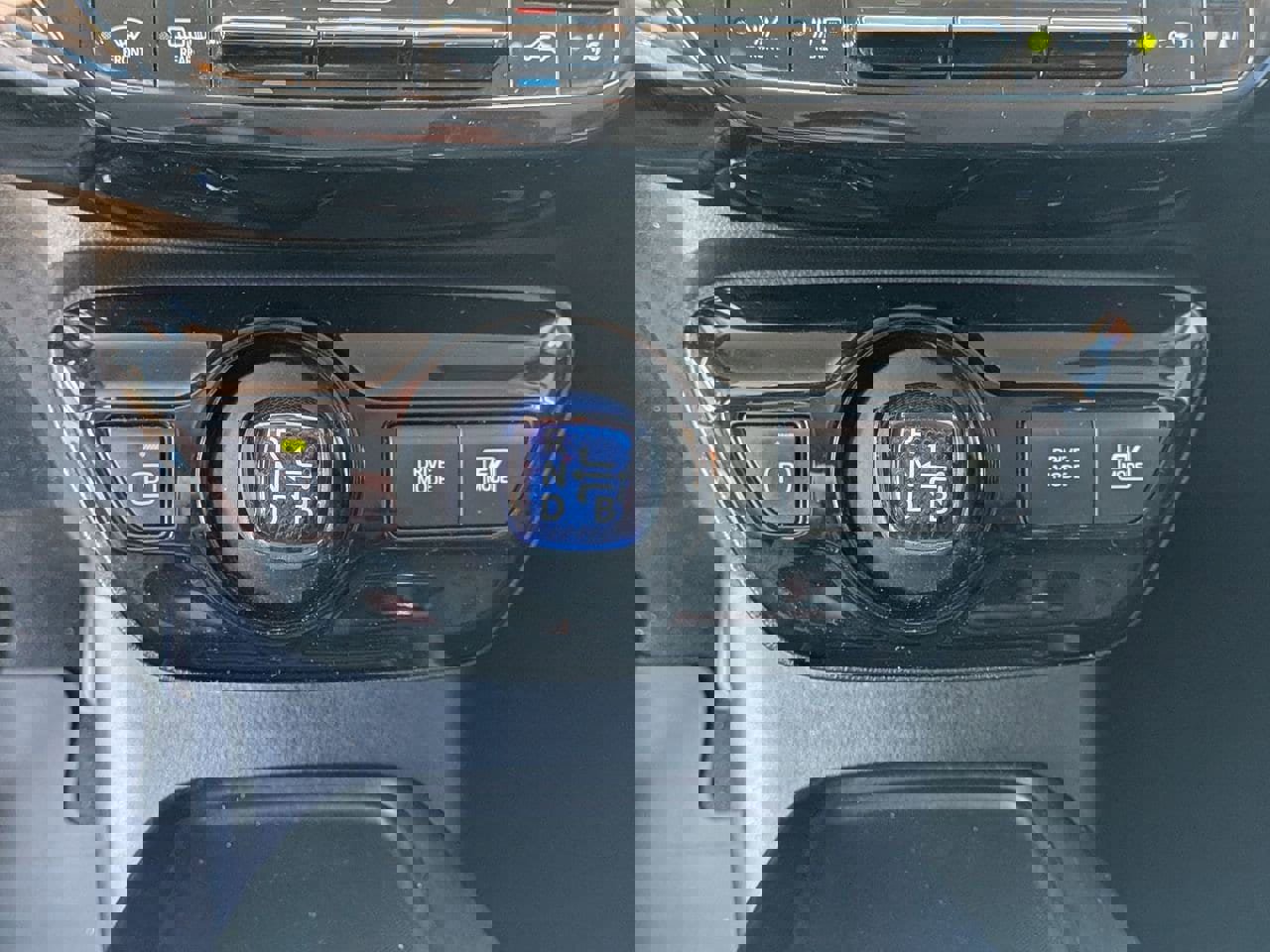 Used 2022 Toyota Prius LE image 18