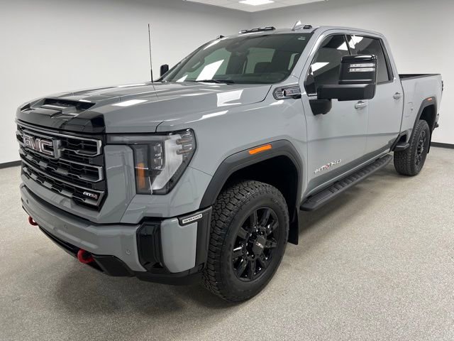 Used 2025 GMC Sierra 3500 AT4 w/ AT4 Premium Plus Package image 4