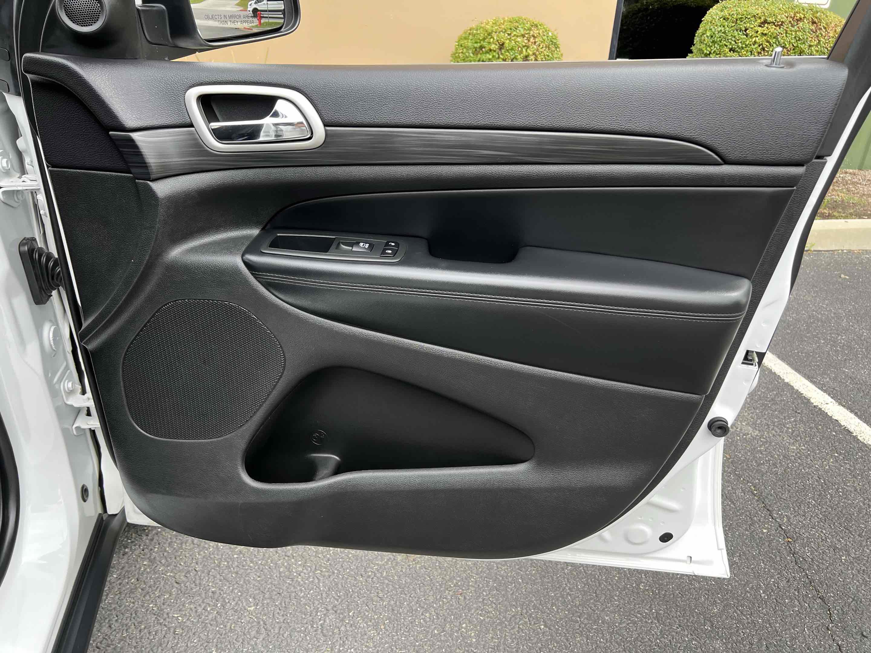 Used 2020 Jeep Grand Cherokee Laredo image 59