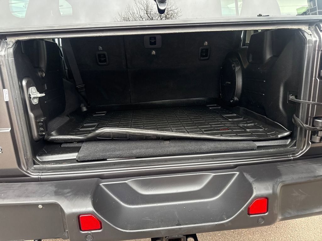 Used 2022 Jeep Wrangler Unlimited Sahara w/ LED Lighting Group image 8