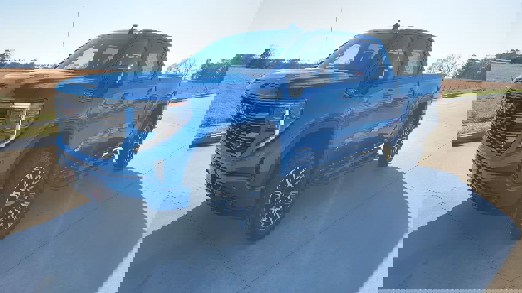 Used 2024 GMC Sierra 1500 AT4 w/ Technology Package image 5